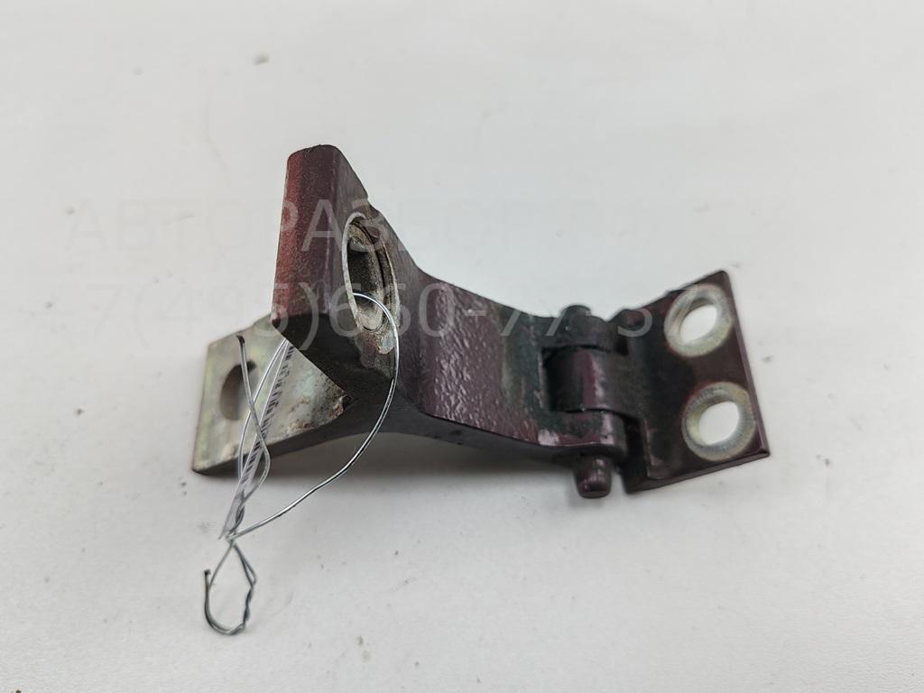 Петля двери