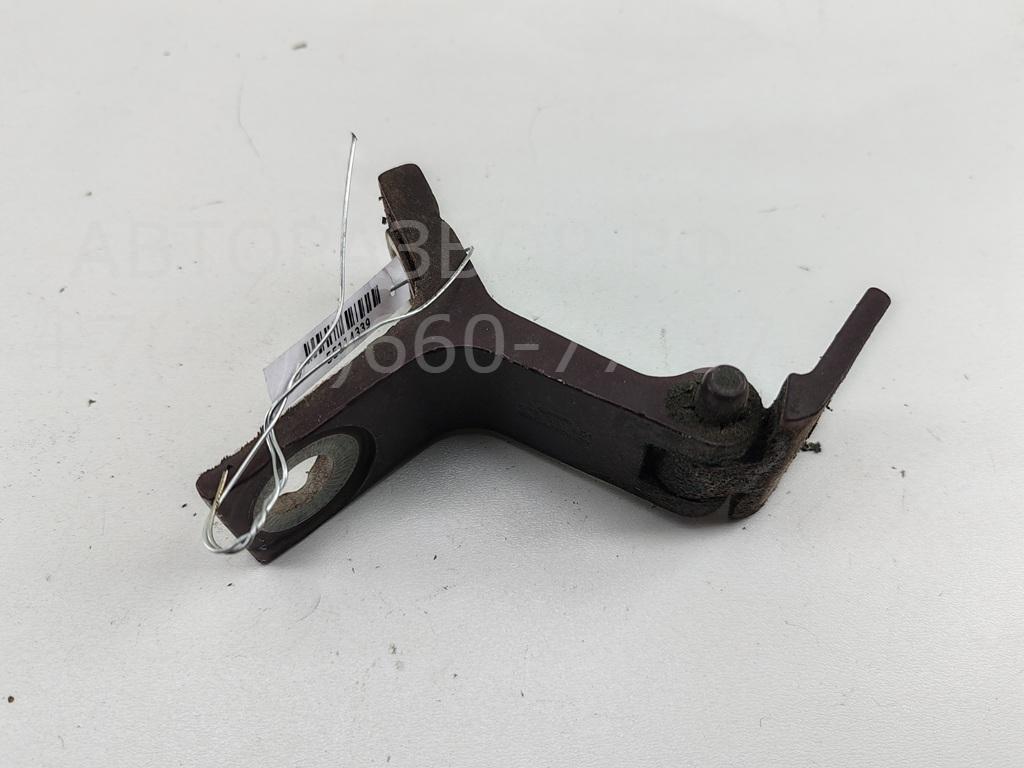 Петля двери