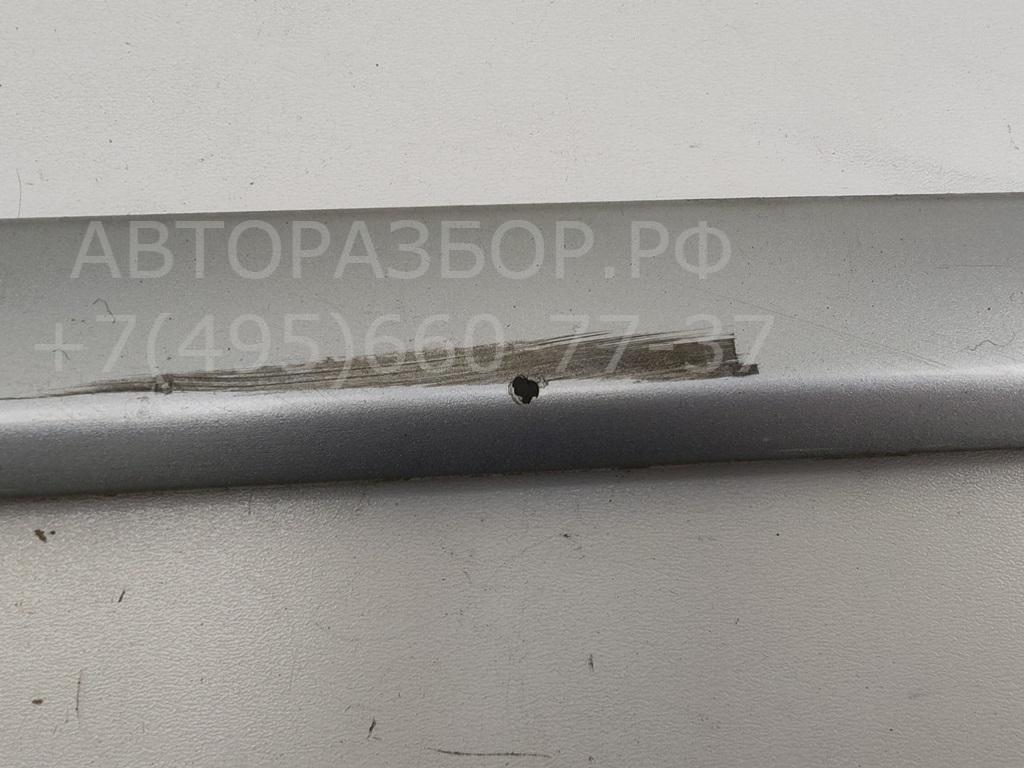 Накладка двери передней правой