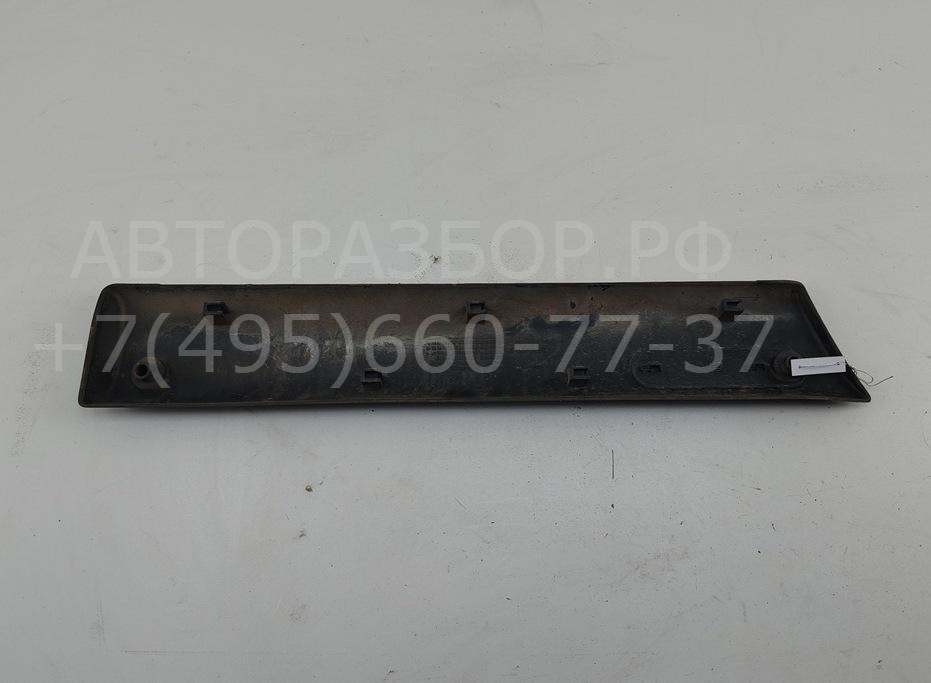 Накладка двери передней правой