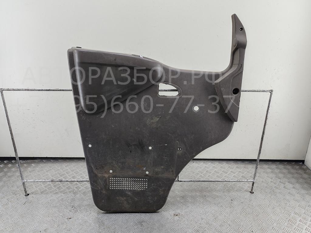 Обшивка двери передней левой