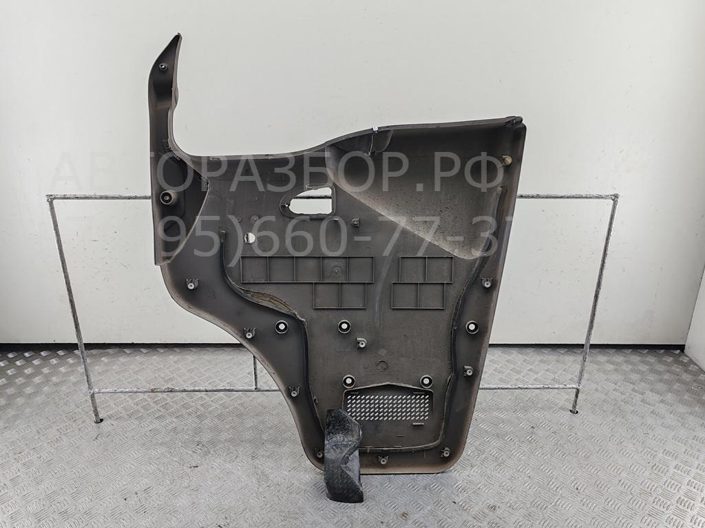 Обшивка двери передней левой