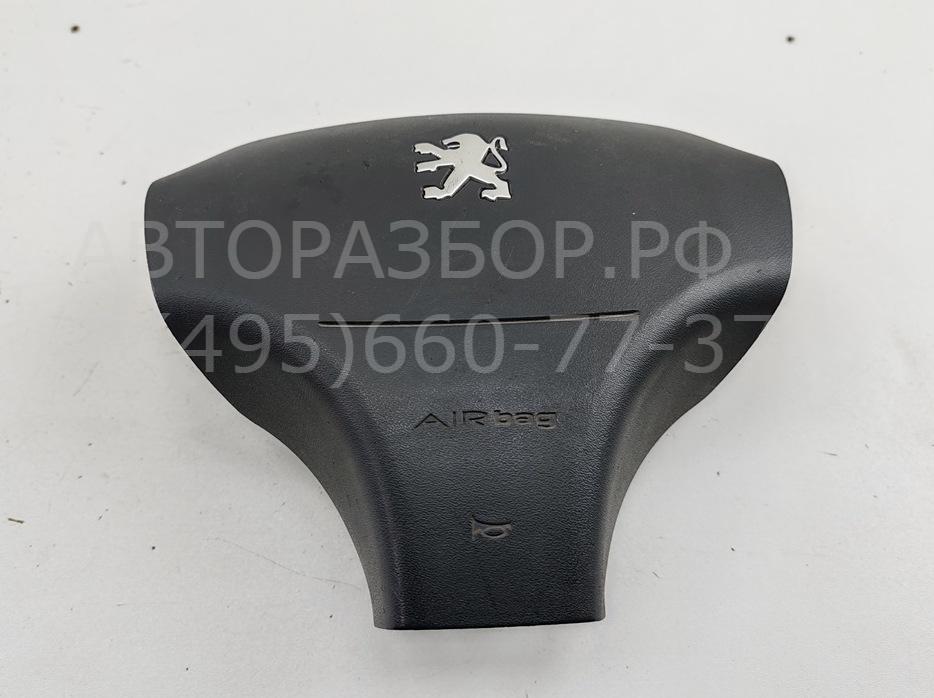 Подушка безопасности в рулевое колесо