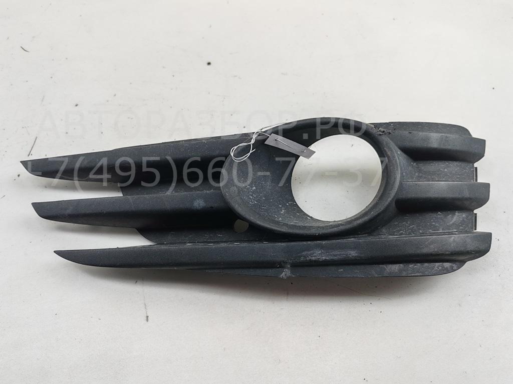 Рамка противотуманной фары правой