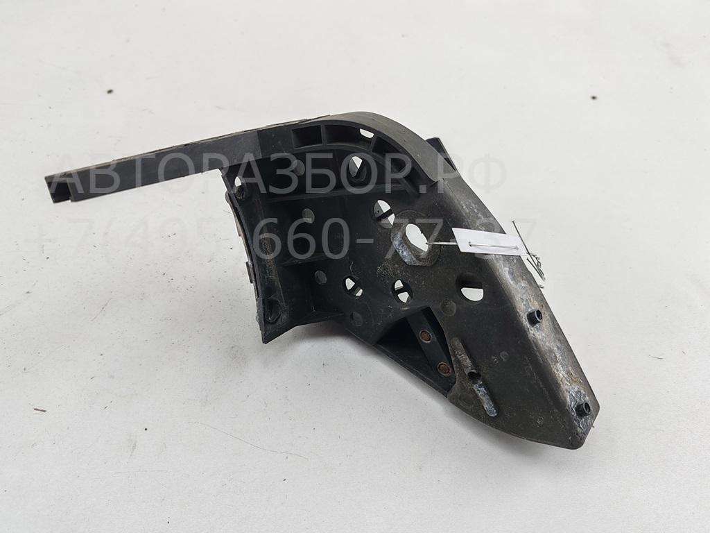 Рамка противотуманной фары правой