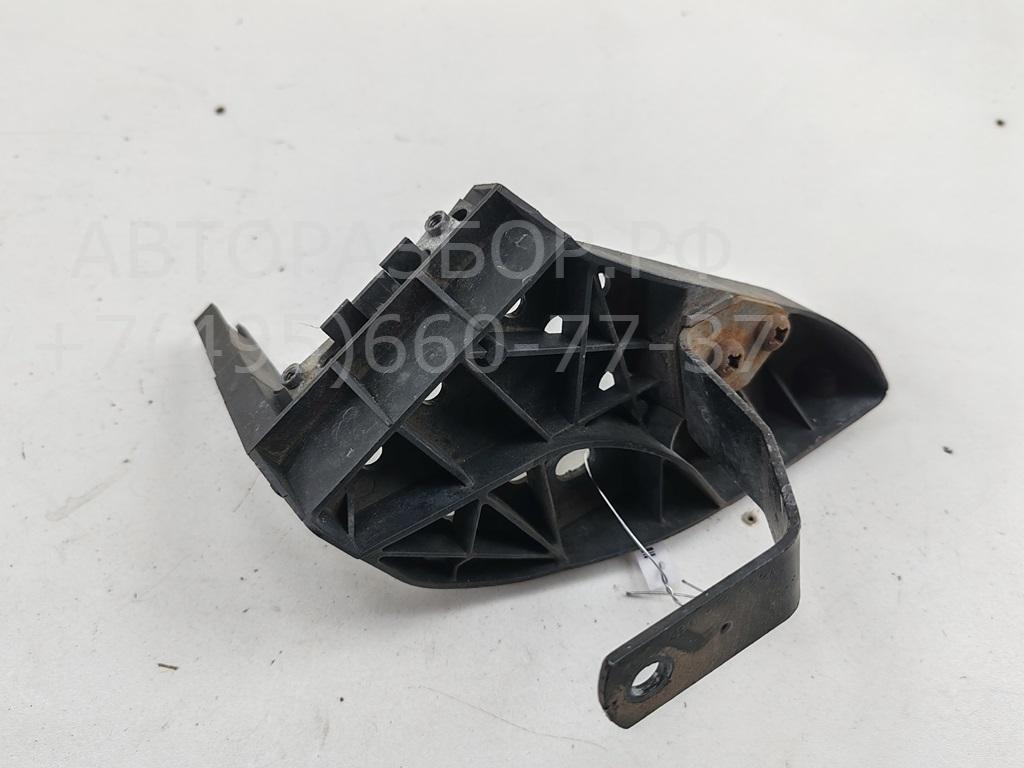 Рамка противотуманной фары правой