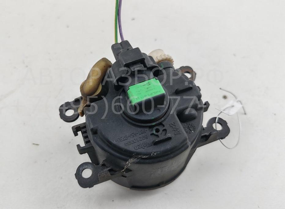 Фара противотуманная левая