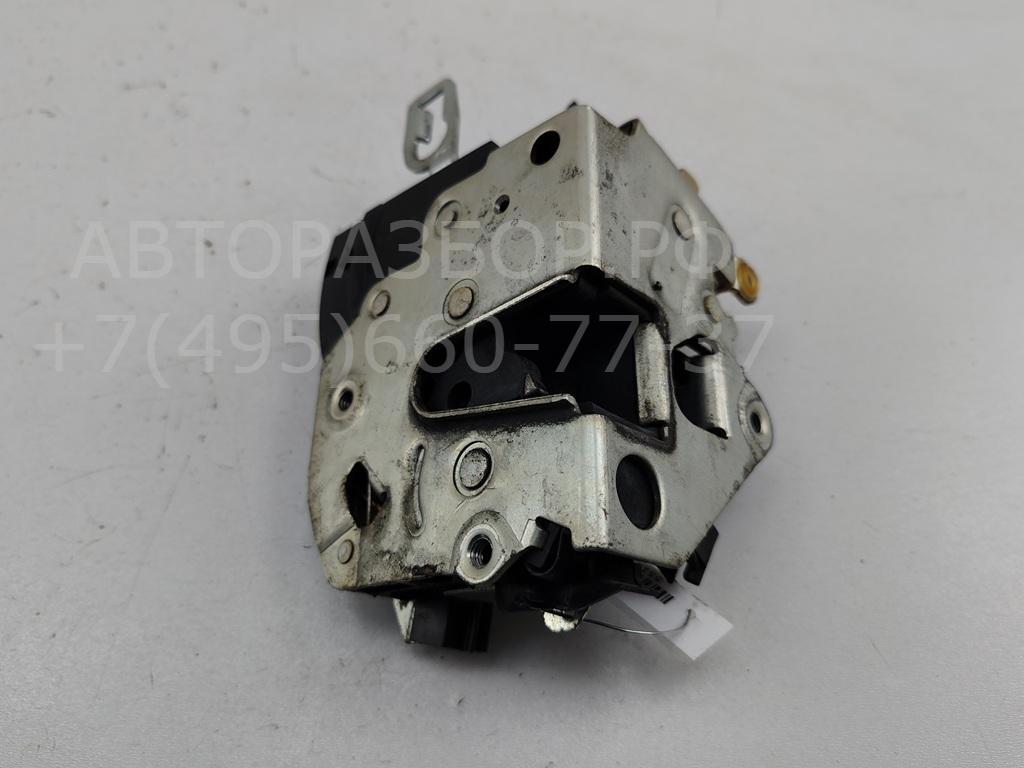 Замок двери передней левой