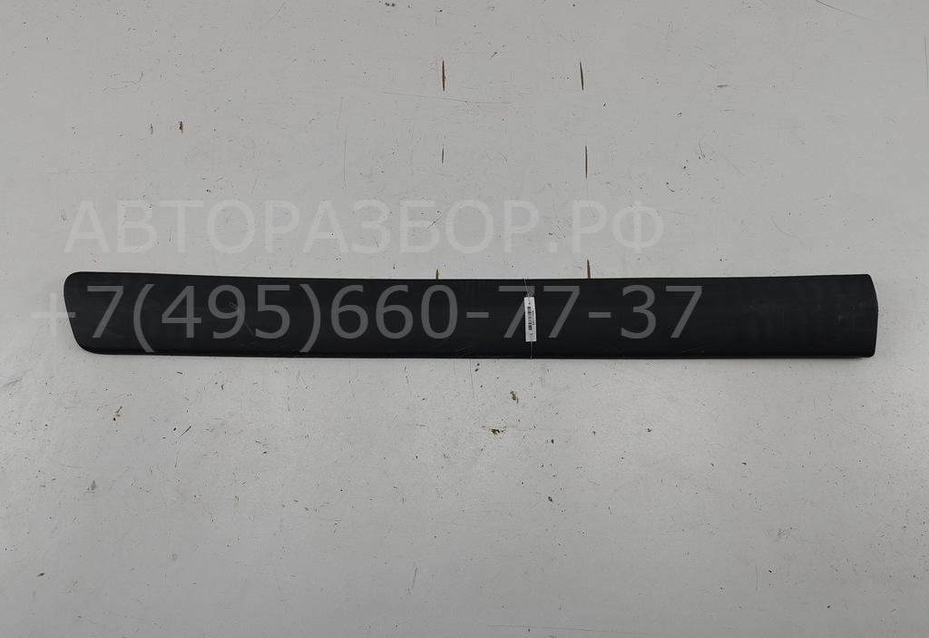 Молдинг двери передней левой