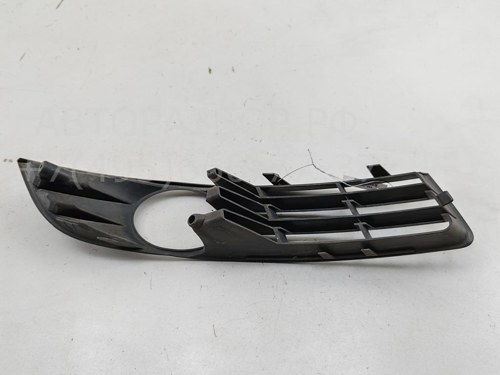 Рамка противотуманной фары левой