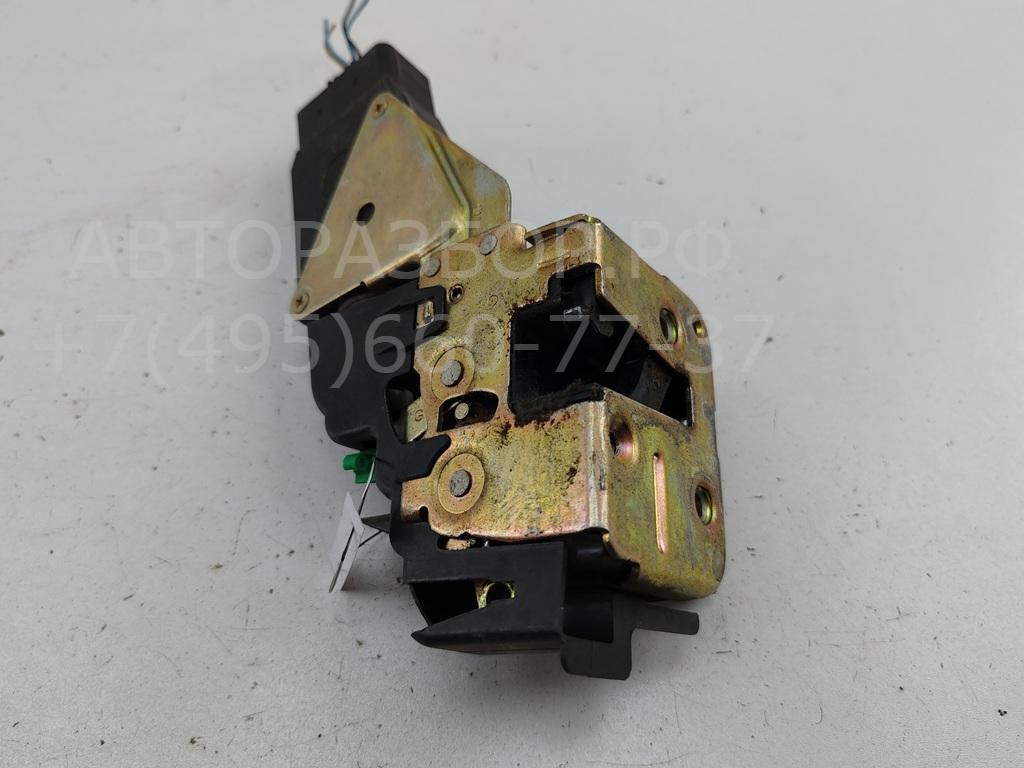 Замок двери передней левой