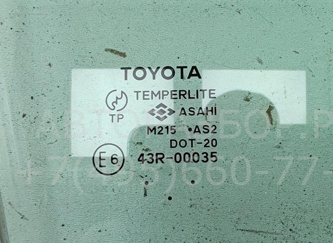 Стекло двери передней правой