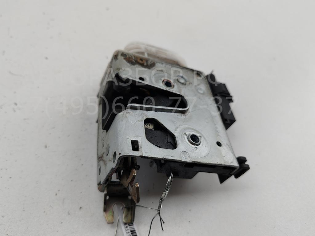 Замок двери передней правой