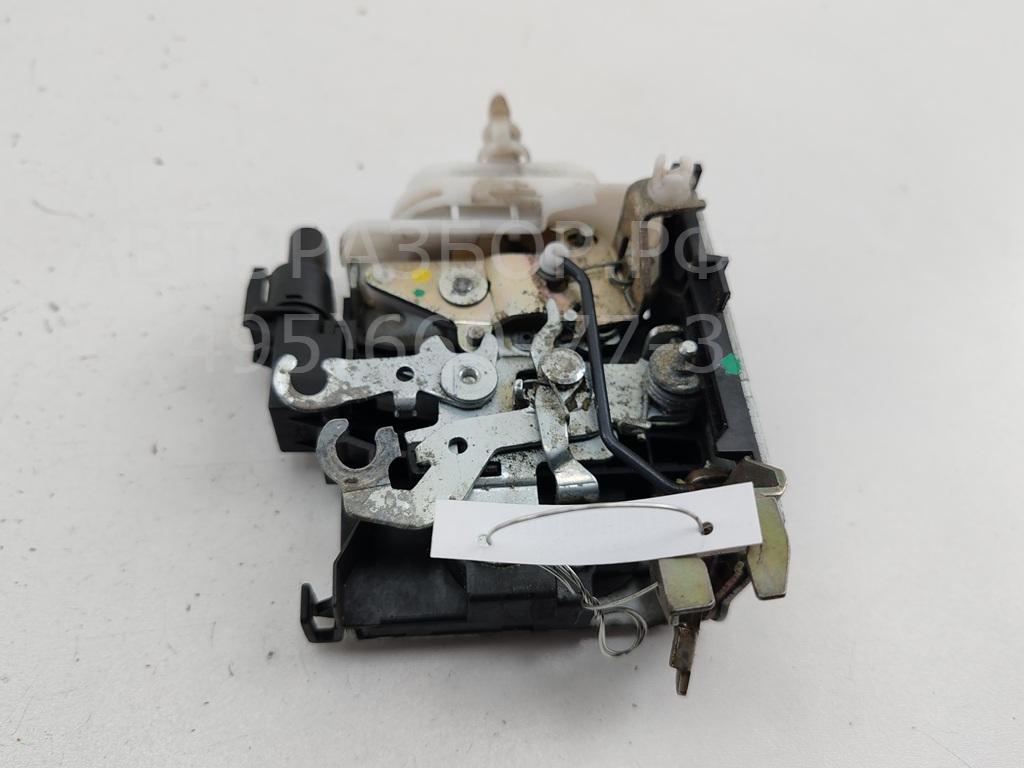 Замок двери передней правой