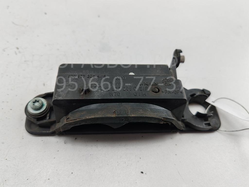 Ручка двери передней наружная правая