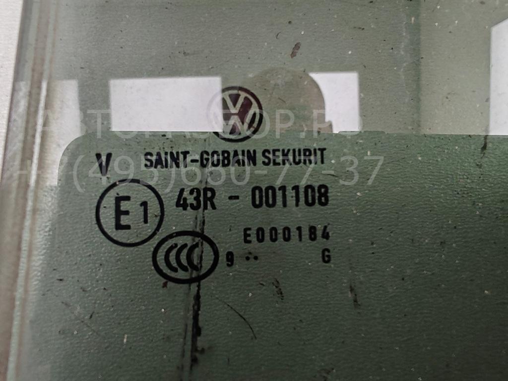 Стекло двери задней правой (форточка)