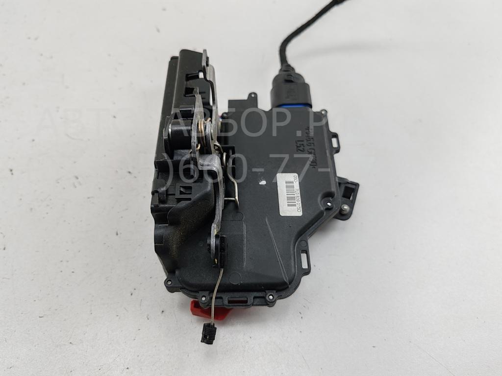 Замок двери задней левой