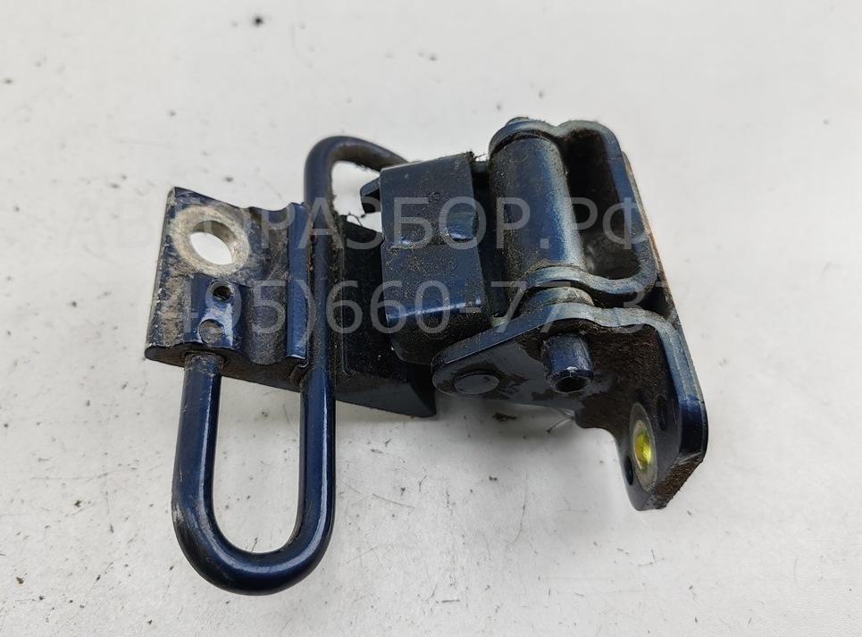 Петля двери