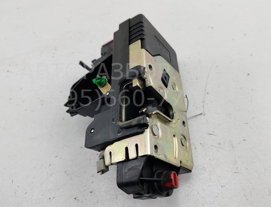 Замок двери задней правой