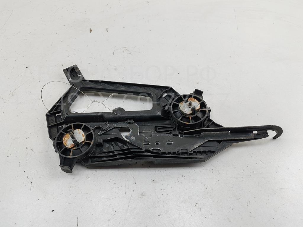 Крепеж фары