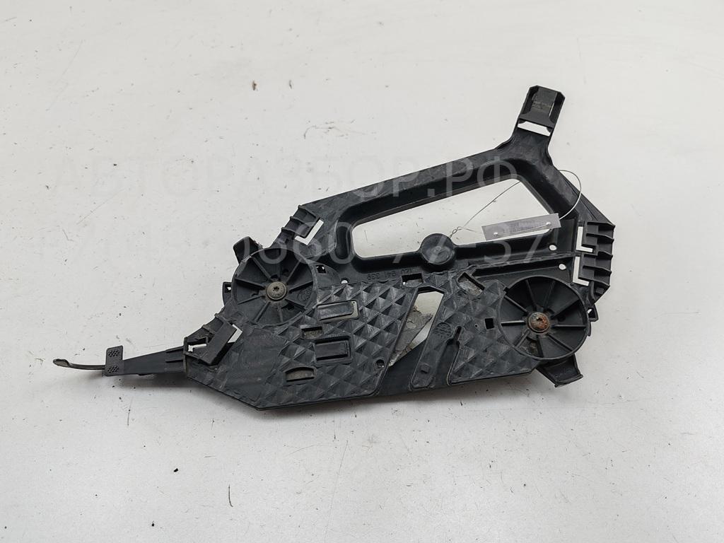 Крепеж фары