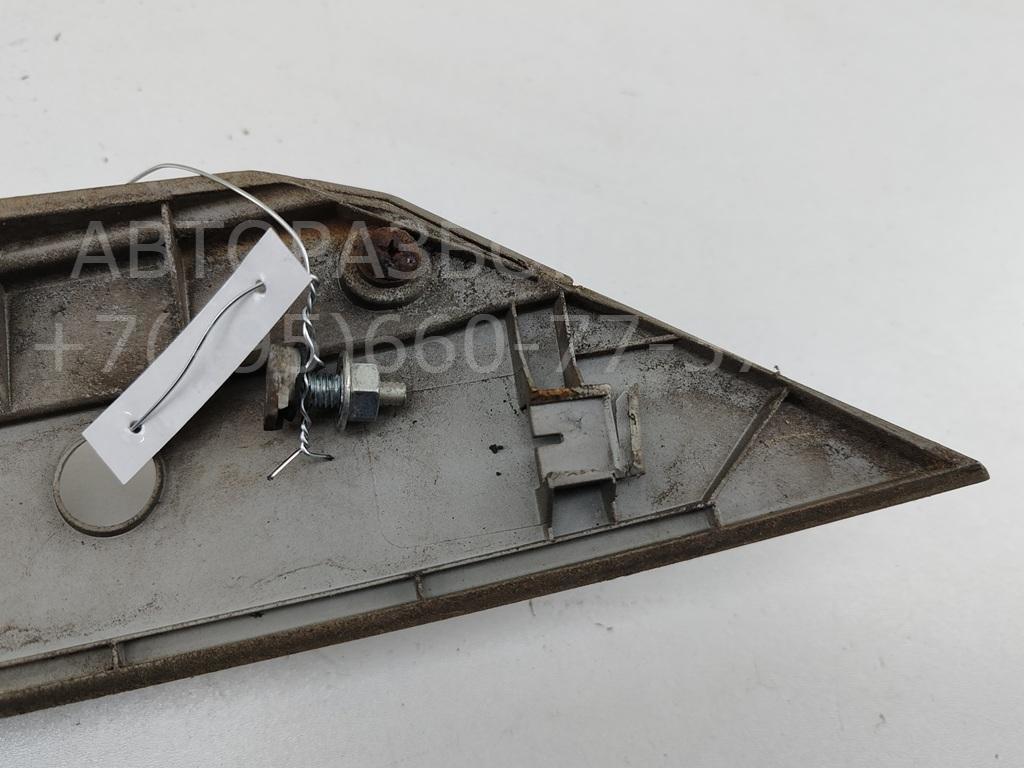 Накладка крышки багажника