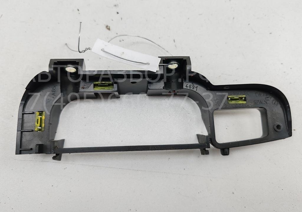 Ручка двери задней внутренняя левая