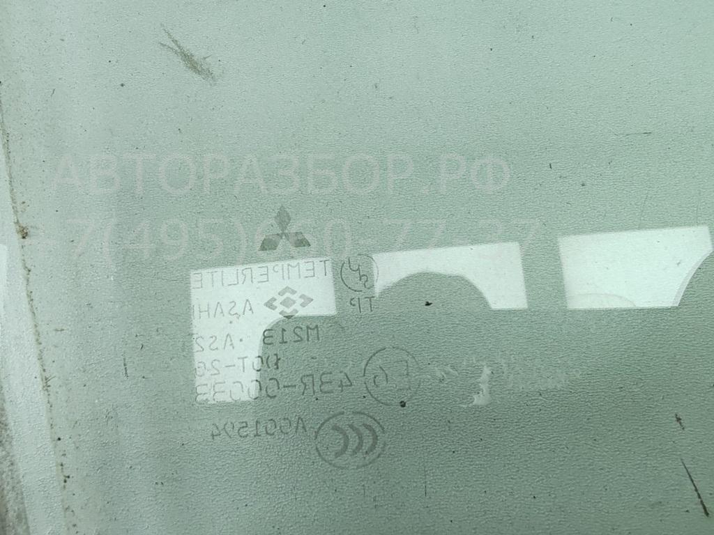 Стекло двери передней правой