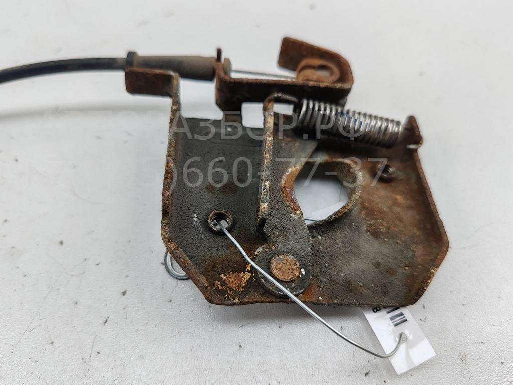 Замок капота