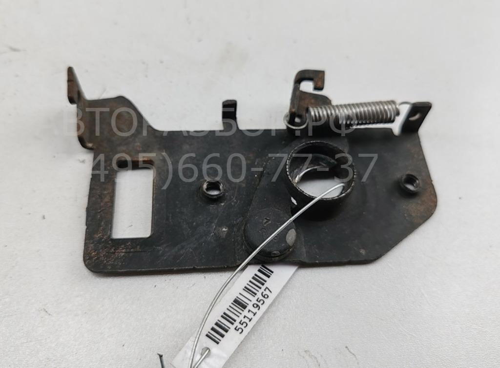 Замок капота