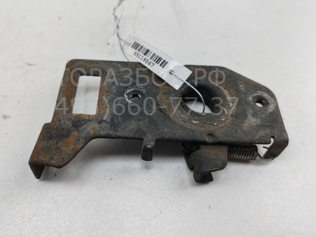 Замок капота