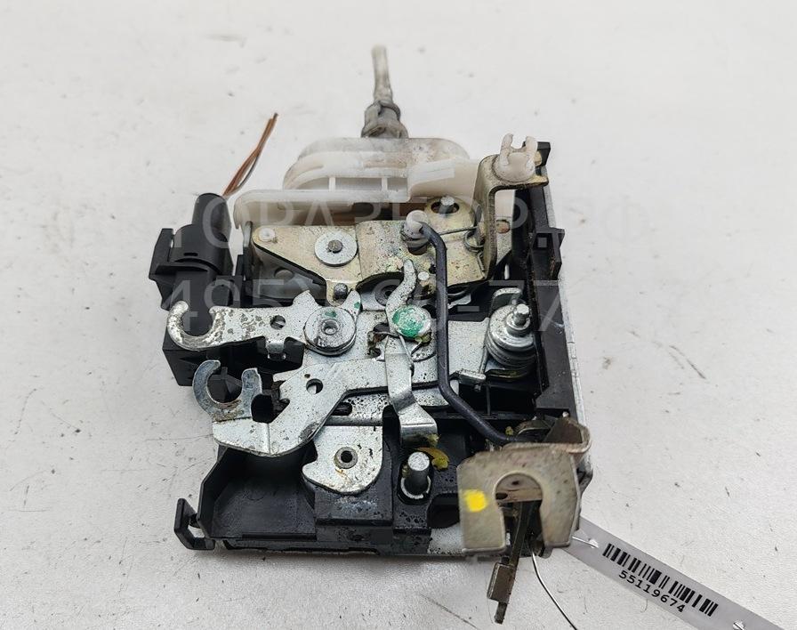 Замок двери передней правой