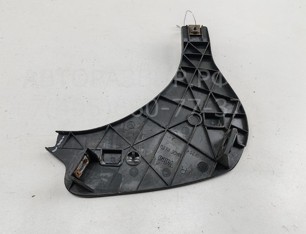 Кронштейн фар правый