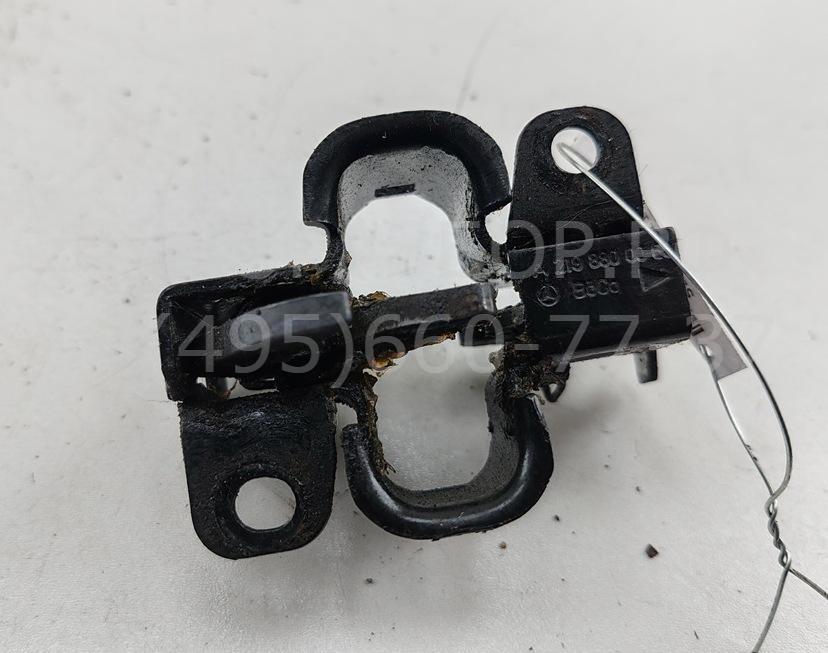 Замок капота