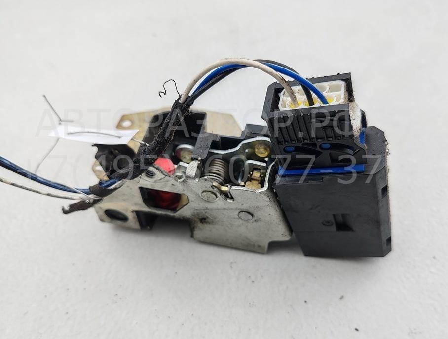 Замок двери задней правой