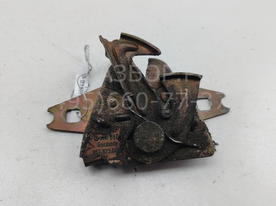 Замок капота