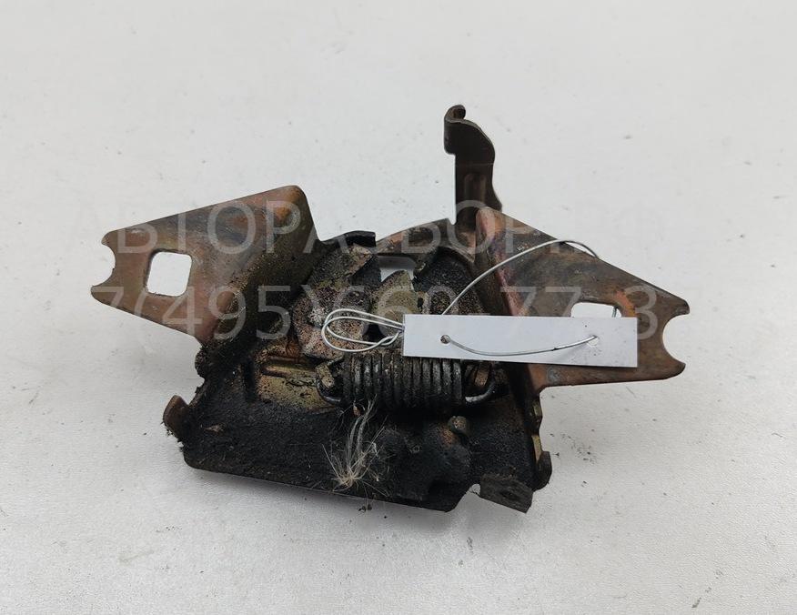 Замок капота