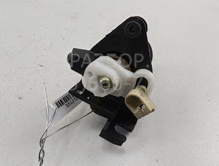 Вставка замка багажника