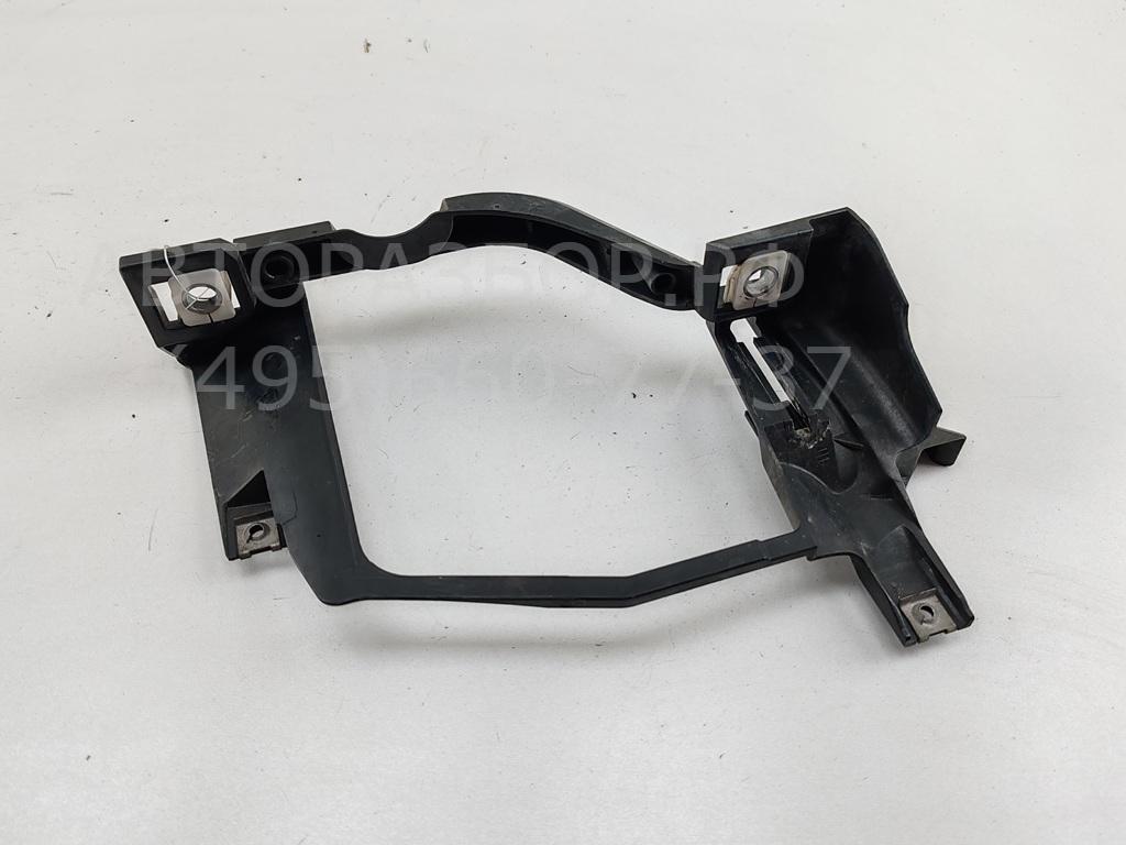 Крепеж фары