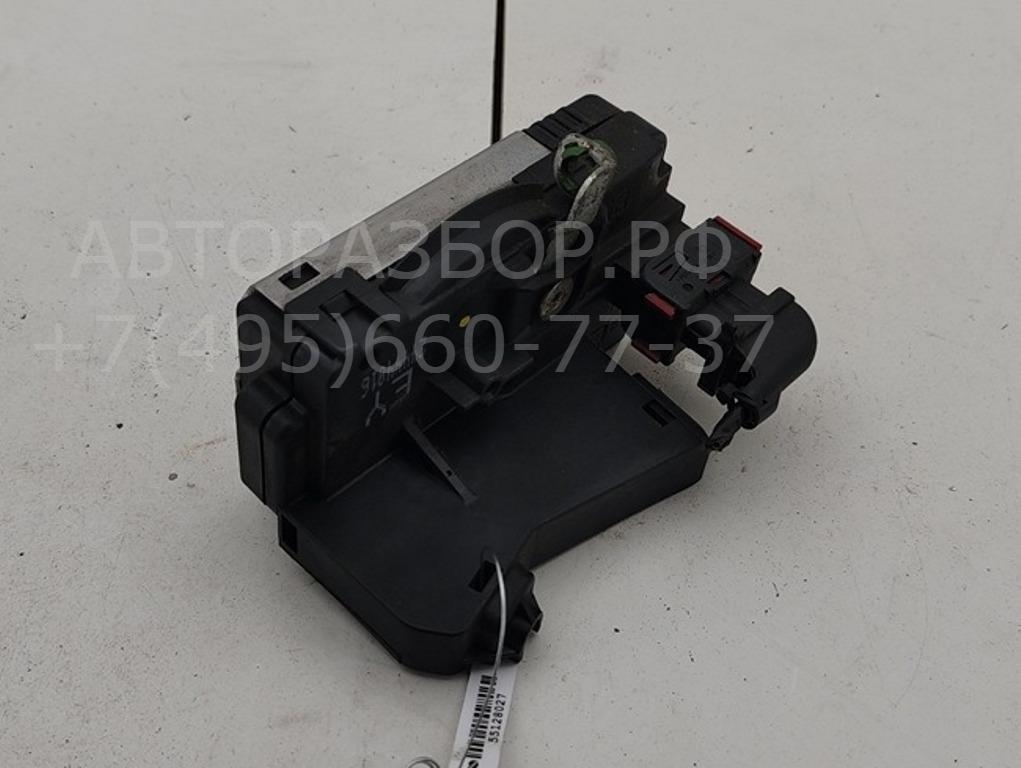 Замок двери передней правой