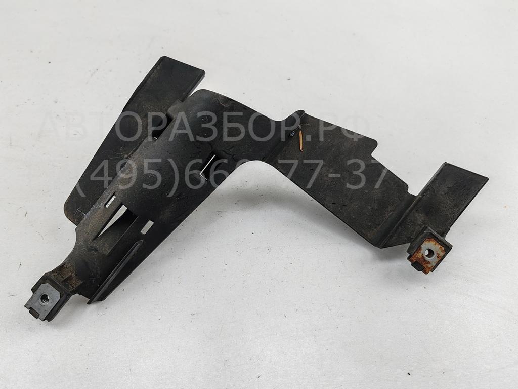 Крепеж фары