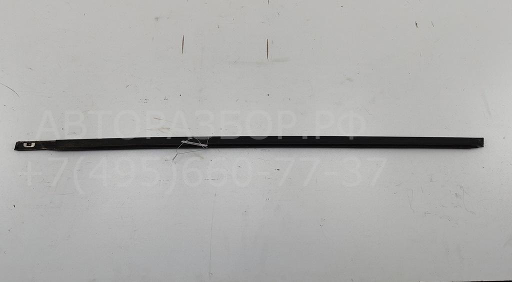 Накладка стекла переднего правого