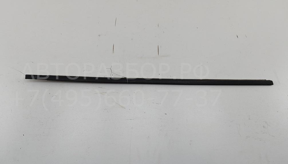 Накладка стекла переднего правого