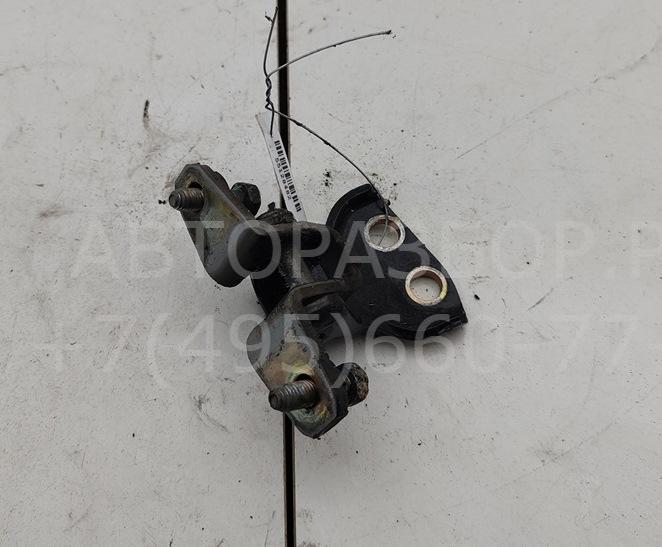 Петля двери