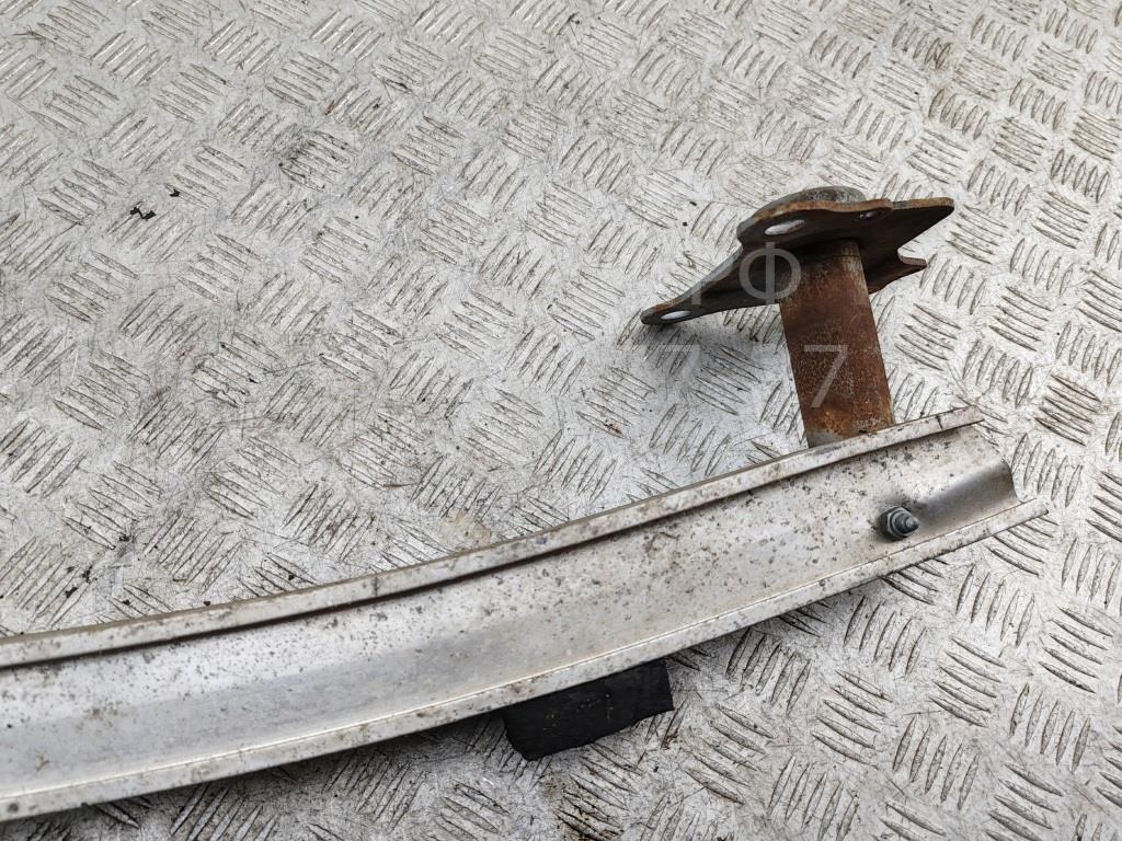 Усилитель переднего бампера