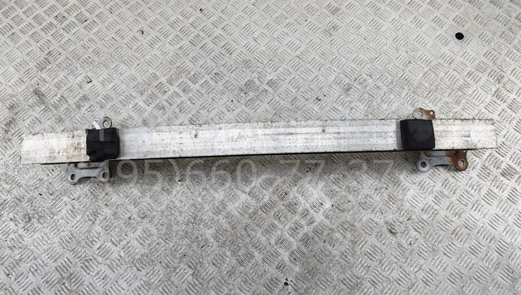 Усилитель переднего бампера