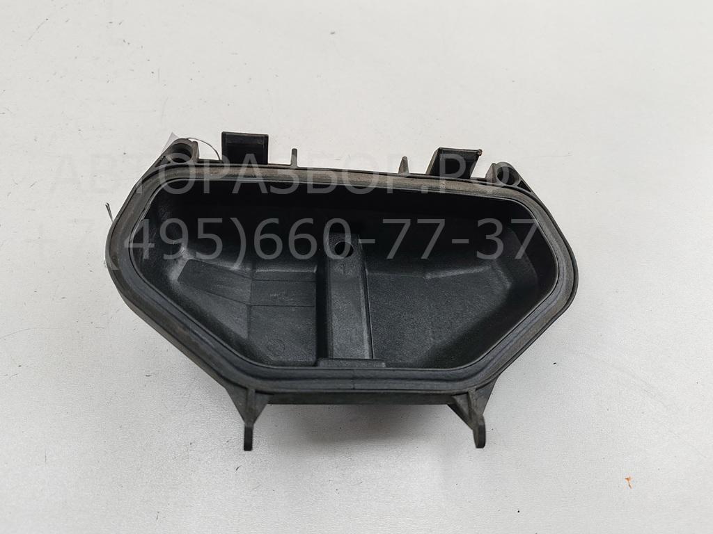 Крышка фары левой