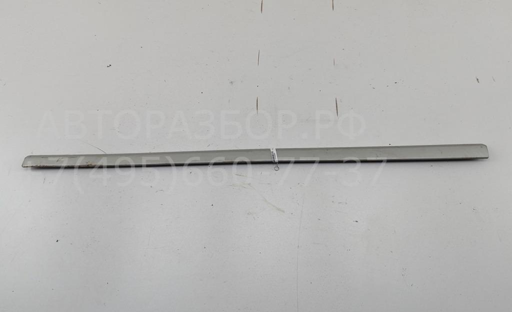 Молдинг двери передней левой