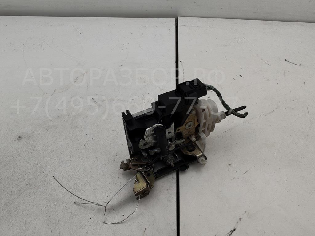 Замок двери передней правой