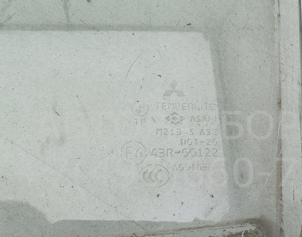 Стекло двери задней левой